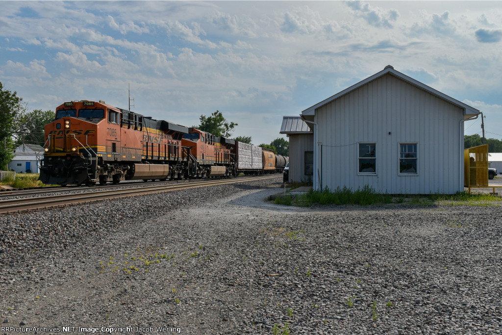 BNSF 7085